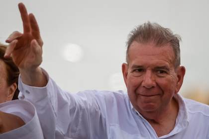 González Urrutia recibe atención médica por "dolencia en la cadera", informa su equipo