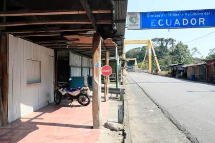 Colombia elevará del 30 % al 100 % los aranceles a las importaciones de Ecuador