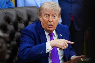 Trump advierte que el alto el fuego es "increíblemente frágil" tras la respuesta de Irán
