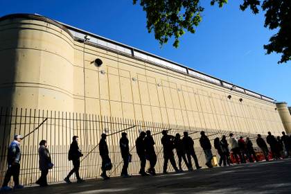 Más de un millón de inmigrantes solicitaron la regularización extraordinaria en España