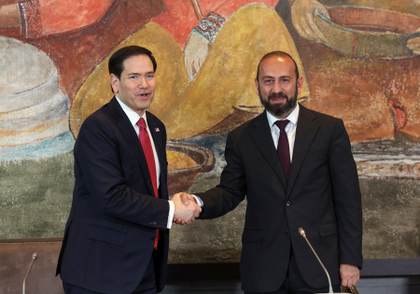 Rubio da espaldarazo a Pashinián antes de comicios de junio con visita relámpago a Ereván