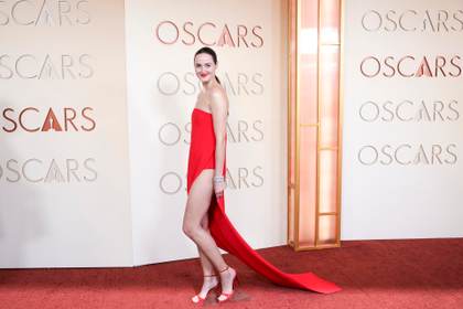 Rosa Byrne y Renate Reinsve, primeras en pisar la alfombra roja de los Óscar