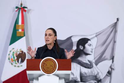 Sheinbaum subraya que siguen trabajando para contener derrame de crudo en golfo de Mexico