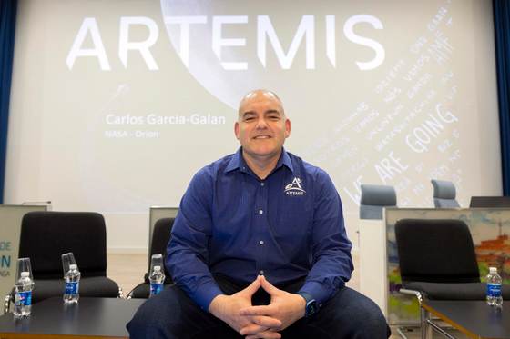 García-Galán: más allá de ir a la Luna, hay retos con su cara oscura y el escudo térmico