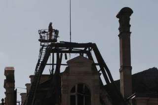 Limoges, tras el incendio en la protesta que destruyó el Ayuntamiento: "Es desolador"