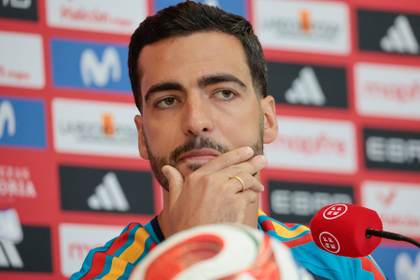 Buen ambiente tras el empate en un entrenamiento sin Mikel Merino