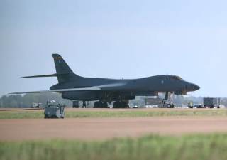 EEUU retiró sus bombarderos de la base Fairford ante un posible ataque con drones de Irán