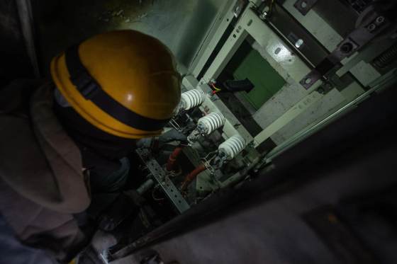 Cientos de miles de ucranianos se quedan sin electricidad en el oeste por ataques rusos