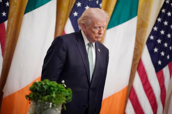 Trump culpa a demócratas del "caos" en los aeropuertos tras un mes del cierre del Departamento de Seguridad