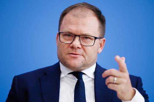 Alemania pide acelerar la expansión de renovables ante la crisis de las energías fósiles