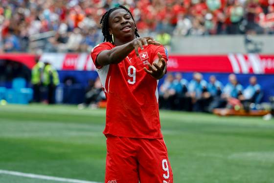 4-1. Suiza desatasca el partido ante Bosnia y se pone a la cabeza del grupo