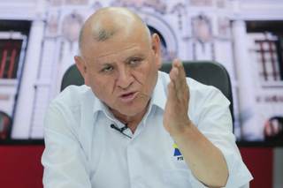 Fallece el candidato presidencial peruano Napoleón Becerra en un accidente de tránsito