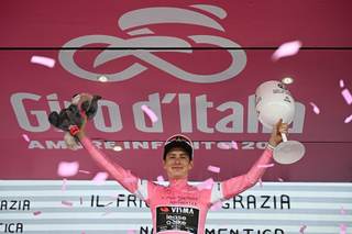 Vingegaard se inscribe en el álbum de oro del Giro
