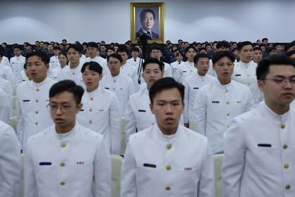 El presidente de Taiwán pide "resistencia" a cadetes militares ante "espionaje" de China