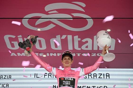 Vingegaard cierra en Roma el círculo de las tres grandes