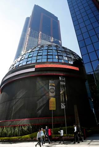 Bolsa de México gana un 1,01 % en línea con índices de EE.UU. y llega a 69.634,71 unidades