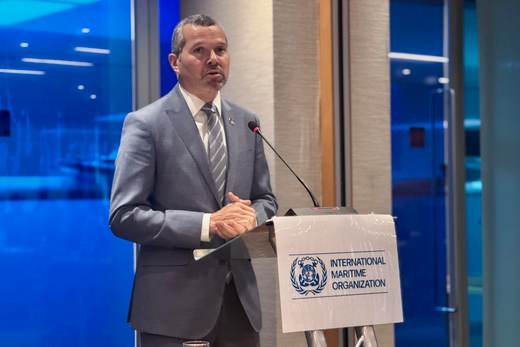 Secretario general de la OMI: "La prioridad son los 20.000 marineros atrapados en Ormuz"