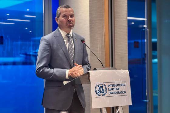 Secretario general de la OMI: "La prioridad son los 20.000 marineros atrapados en Ormuz"