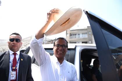 Candidato presidencial peruano Roberto Sánchez lleva desayuno a cárcel para Pedro Castillo