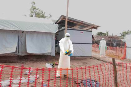 RD del Congo eleva a 131 las muertes sospechosas por el brote de ébola en el este del país