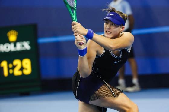Andreeva resiste a Alexandrova y se cita con Bartunkova en semifinales de Pekín