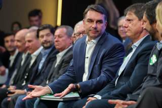 Flávio Bolsonaro pide el voto para "proteger" al Tribunal Supremo