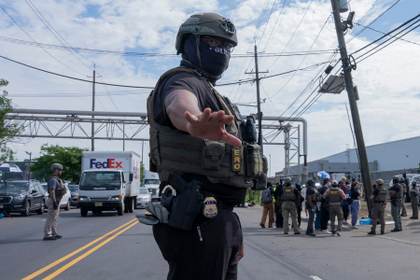 Tensión frente a centro de ICE en Nueva Jersey en el sexto día de huelga de inmigrantes