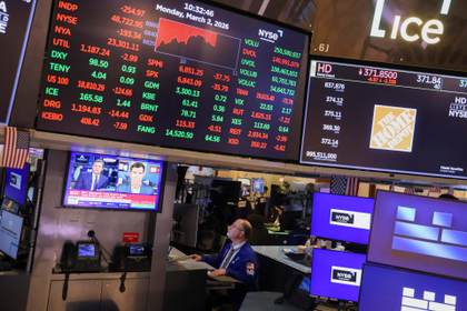Wall Street cierra en rojo una semana de pérdidas marcada por la guerra en Oriente Medio