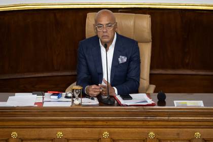 Parlamento aplaza segunda discusión de la ley para aceleración de trámites en Venezuela