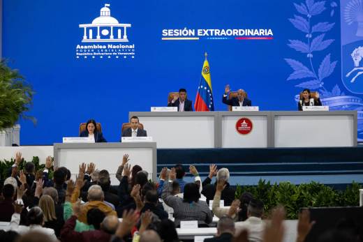 El Parlamento venezolano respalda el acuerdo petrolero anunciado por Caracas y Washington