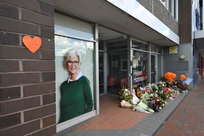 ¿Quién es Helen Haines, la diputada independiente de Australia víctima de un atropello?