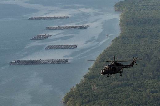 Millones de barriles en el mar: el crudo iraní anclado ante Singapur y con destino a China