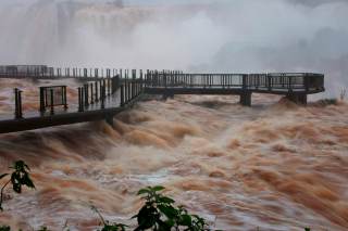 Argentina y Brasil restringen el acceso a las Cataratas del Iguazú por la crecida del río