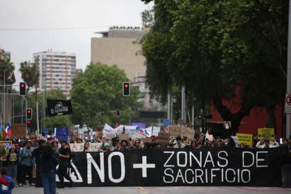 Ecologistas marchan en Chile contra las medidas de Kast que afectan al medioambiente