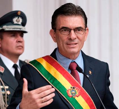 Paz dice que hará respetar la Constitución y que una "minoría no puede abusar" de Bolivia