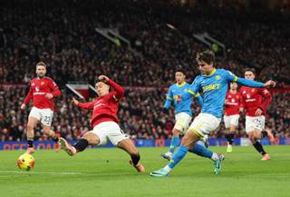 Lisandro Martínez, disponible para jugar con el United después de dos meses de baja