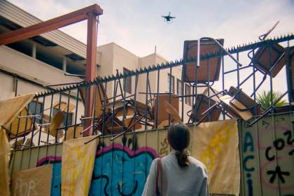 'Una fortaleza': los recuerdos de una ocupación escolar en Chile resuenan en la Mostra