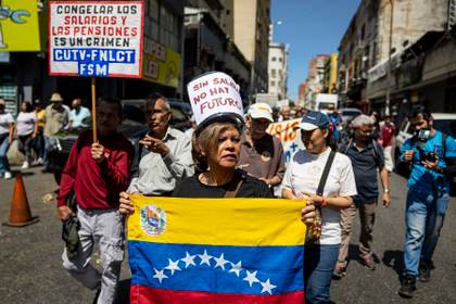 Trabajadores de Venezuela marchan por tercera vez en el año por salarios "dignos"