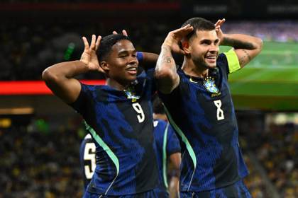 Brasil se desata ante Australia (2-4) pese a la retirada de Raphinha