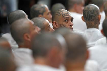 El inédito megajuicio contra más de 400 presuntos pandilleros avanza en El Salvador