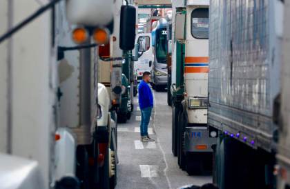 Transportistas mexicanos levantan bloqueos viales tras reunión con el Gobierno