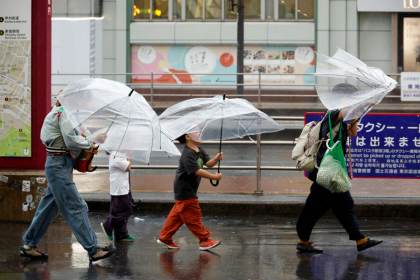 Más de 1,9 millones de personas bajo orden de evacuación en Japón por el tifón Dujuan