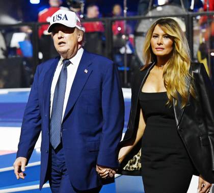 El "emperador Trump" celebra sus 80 convirtiendo la Casa Blanca en un Coliseo de lucha UFC
