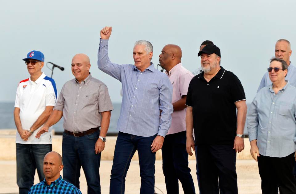 Díaz-Canel asiste a marcha antiimperalista, en medio de tensiones entre Cuba y EE.UU.