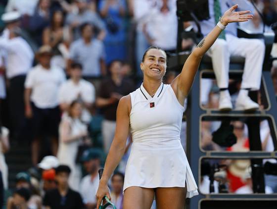 Sabalenka se cita con Osaka bajo el influjo de Nadal