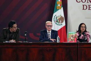 Funcionario mexicano que estuvo atrincherado cuatro días tras su despido deja su cargo