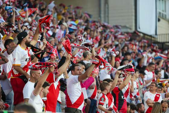 El Rayo Vallecano, el milagro de un club atípico y en ebullición permanente