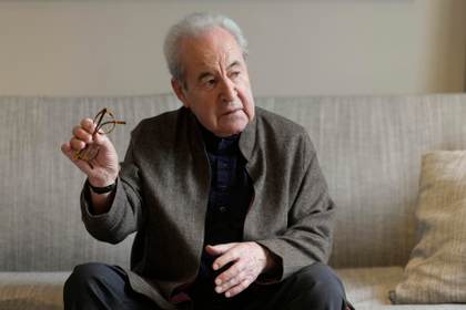 John Banville: "Cuando el arte se propone cambiar el mundo, se vuelve una cursilería"