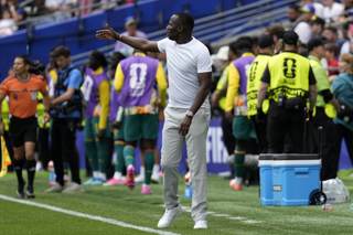 Thiaw: "Es una derrota muy cruel pero el partido no dura 85 minutos"