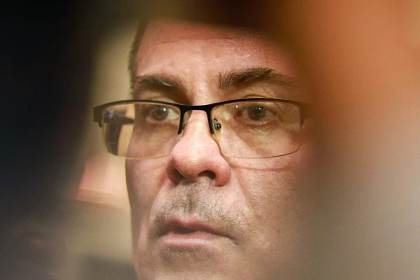 Denuncian hallazgo de armas de fuego en un vehículo que fue usado por exfiscal de Bolivia